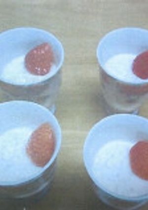 つるつきいちごののうこうプリン-レシピのメイン写真