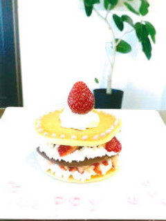 つるつきいちごをつかったパンケーキ-レシピのメイン写真