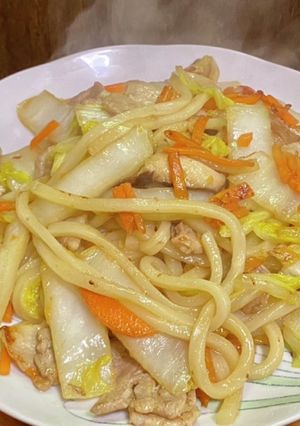 白菜と豚バラ肉の焼きうどん・醤油の香りで-レシピのメイン写真