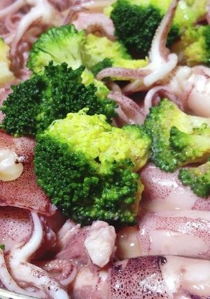 ヒイカとブロッコリーのバター炒め-レシピのメイン写真