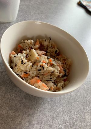 簡単ジューシー！(沖縄の炊き込みご飯)-レシピのメイン写真