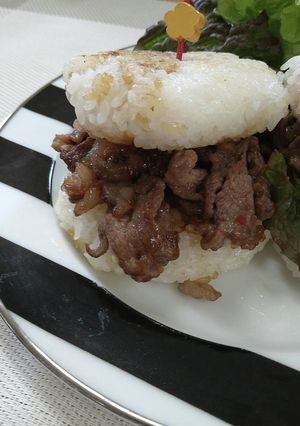 冷ご飯で!焼きおにぎりライスバーガー-レシピのメイン写真