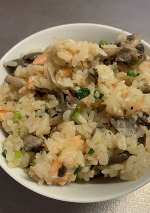 鮭ときのこのバター炊き込みご飯-レシピのメイン写真