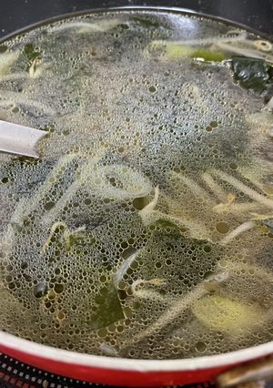 もやしとネギとわかめのスープ-レシピのメイン写真