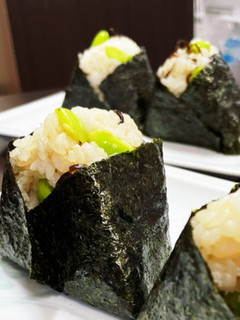 おにぎり(塩昆布&枝豆)-レシピのメイン写真