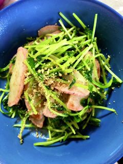 豆苗と蒲鉾のサッと炒め-レシピのメイン写真