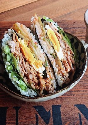 ランチに★折り畳みおにぎり(豚キムチ)-レシピのメイン写真