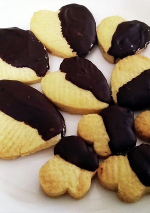 バレンタインに♡チョコがけクッキー-レシピのメイン写真