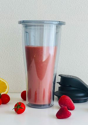 バイタミックスで苺とトマトのスムージー-レシピのメイン写真
