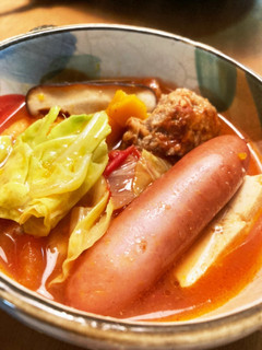 サバ缶で旨味アップ!ハンバーグのトマト鍋-レシピのメイン写真