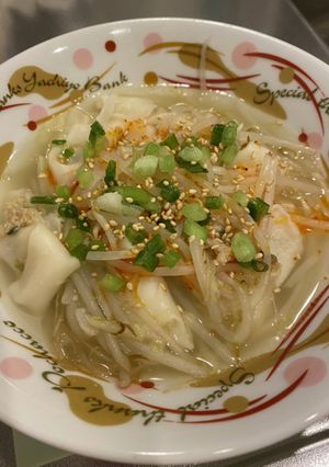餃子ともやしのピリ辛スープ-レシピのメイン写真