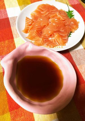 娘のサーモンのお刺身の食べ方-レシピのメイン写真