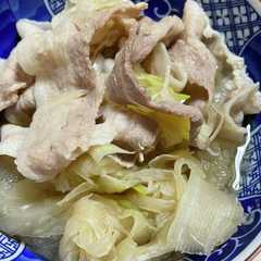 รูปของ #長ネギの旨味を活かした簡単#豚バラ鍋
