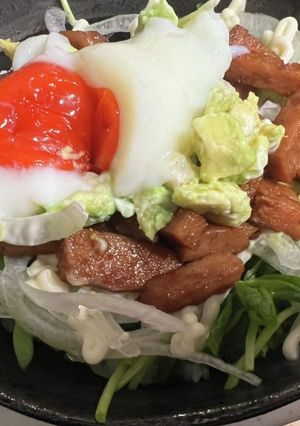 うなぎのタレでスパムとアボカドのサラダ丼-レシピのメイン写真