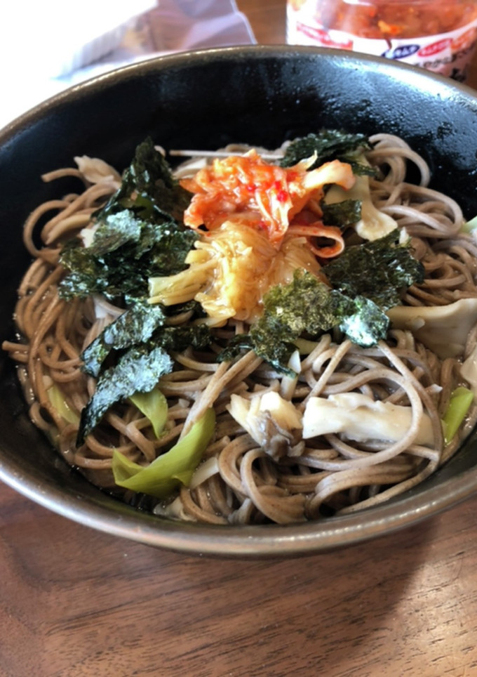 ぴりっと温まる茹でたままそば-レシピのメイン写真