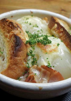 まるごと新玉葱でグラタンスープ風-レシピのメイン写真