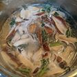 たっぷりきのこと鶏皮の春雨スープ