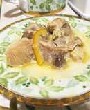 人参とセロリ、レモンを使った鶏肉煮込み