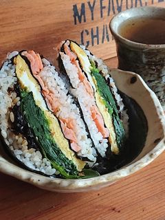 ランチに★折り畳みおにぎり(鮭)-レシピのメイン写真