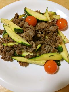 ズッキーニと牛肉の塩こしょう炒め-レシピのメイン写真