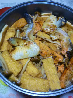銀鮭の焼き鮭+京揚げしめじの炊き込みご飯-レシピのメイン写真