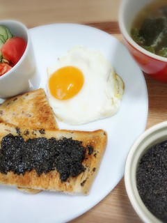あかしあの天然蜂蜜で黒胡麻蜂蜜ペースト-レシピのメイン写真