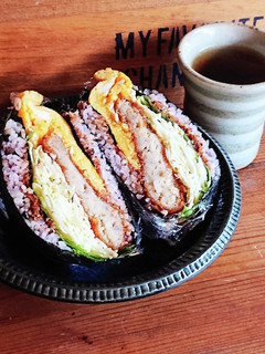 ランチに★折り畳みおにぎり(コロッケ)-レシピのメイン写真