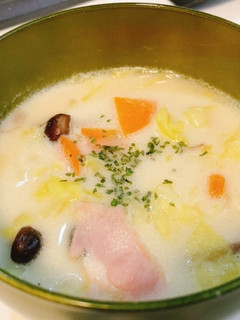 簡単✩.*キャベツとベーコンの豆乳スープ-レシピのメイン写真