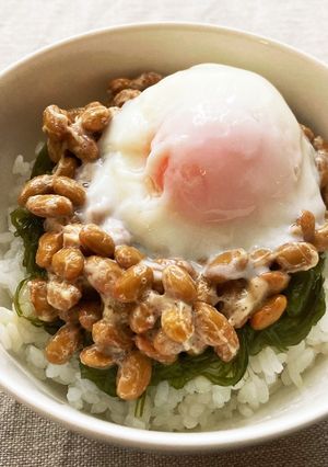 【楽チン】温玉めかぶ納豆丼-レシピのメイン写真