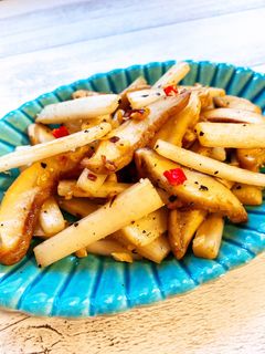 うどと椎茸のペペロンチーノ風炒め-レシピのメイン写真