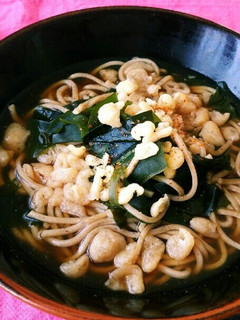 わかめと揚げ玉の温かい蕎麦-レシピのメイン写真