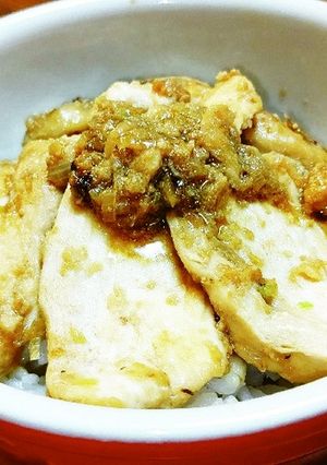 鶏もも肉に長ねぎ・しょうが・ニンニク丼。-レシピのメイン写真