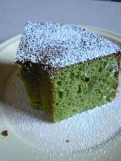しっとり♪抹茶とホワイトチョコシフォン-レシピのメイン写真