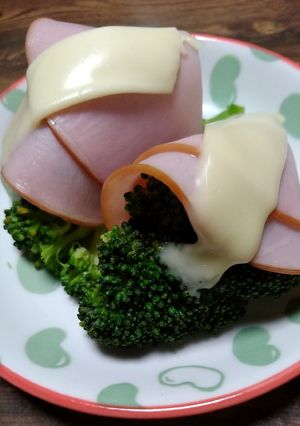 茹でブロッコリーのチーズかけ-レシピのメイン写真