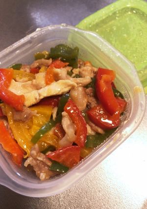 幼児食 ピーマンパプリカ豚こまの味噌炒め-レシピのメイン写真