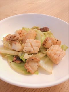 シーフードとキャベツのスパイシー炒め-レシピのメイン写真