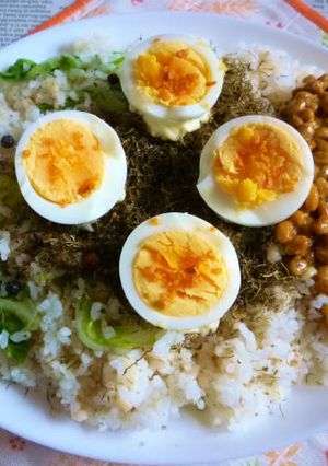 納豆･ゆで卵･刻みめかぶのカフェ丼-レシピのメイン写真