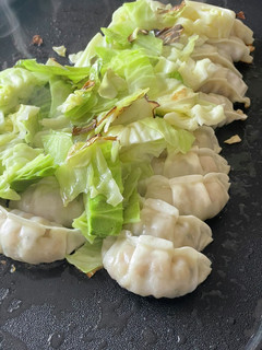 簡単!餃子&蒸し野菜(キャベツやニラ)-レシピのメイン写真