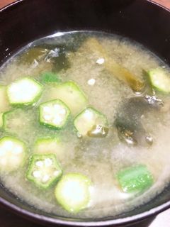 とろ〜り【オクラとワカメの味噌汁】-レシピのメイン写真