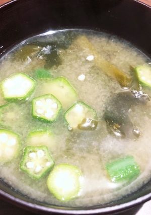 とろ〜り【オクラとワカメの味噌汁】-レシピのメイン写真