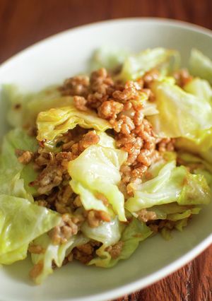 簡単メイン！豚ひき肉とキャベツの甘辛炒め-レシピのメイン写真