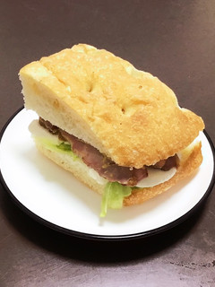 フォカッチャでパニーノ☆スモークチキン-レシピのメイン写真