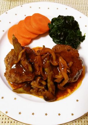 きのこソースの煮込みハンバーグ-レシピのメイン写真