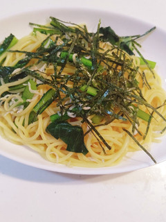簡単!ごま油香る小松菜としらすのパスタ-レシピのメイン写真