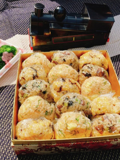虎虎おにぎり♡(卵と塩昆布)-レシピのメイン写真