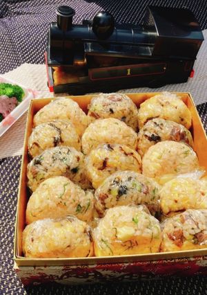 虎虎おにぎり♡(卵と塩昆布)-レシピのメイン写真