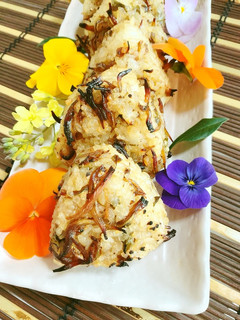 いかなごの釘煮で焼きおにぎり-レシピのメイン写真