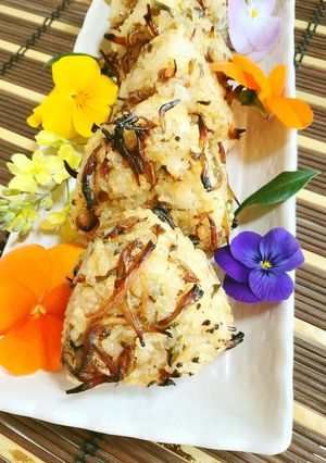 いかなごの釘煮で焼きおにぎり-レシピのメイン写真