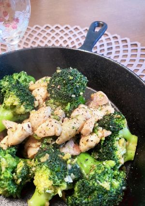 ブロッコリーと鶏肉のオイスターソース炒め-レシピのメイン写真