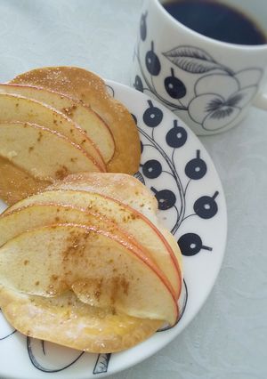 余った餃子の皮で♪簡単な林檎ピザ-レシピのメイン写真
